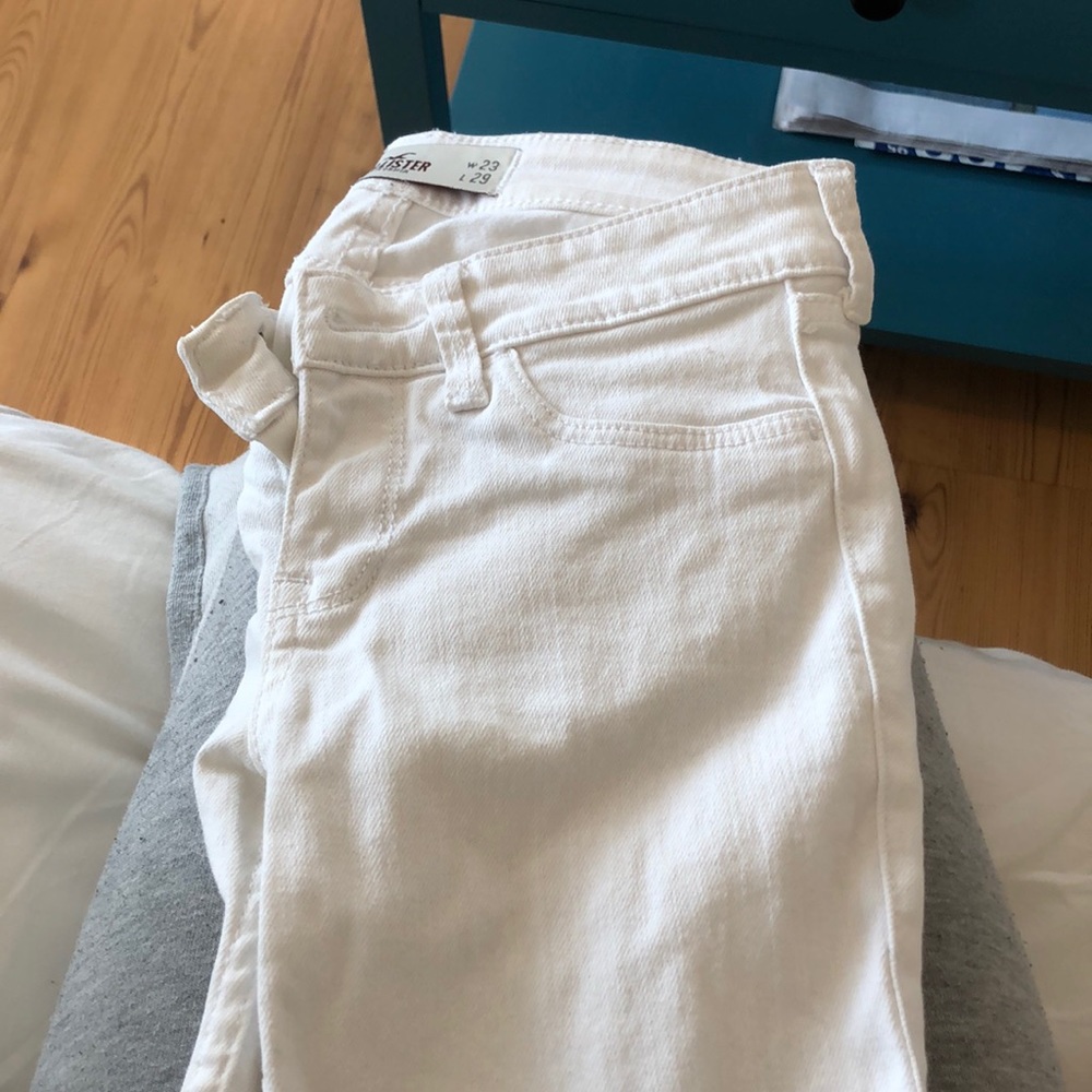 Hollister no rip skinny jeans